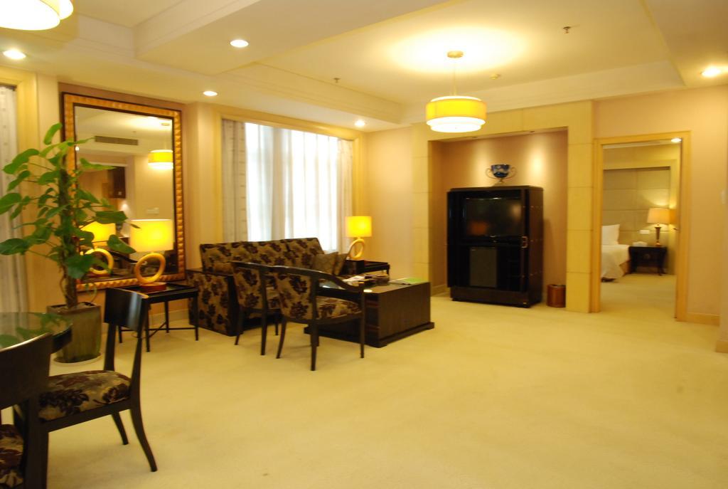 东莞君兰酒店 Grand Land Hotel Dongguan  Exterior foto