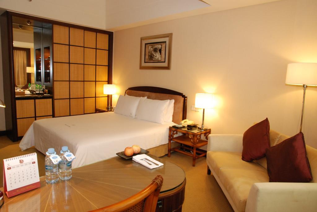 东莞君兰酒店 Grand Land Hotel Dongguan  Exterior foto